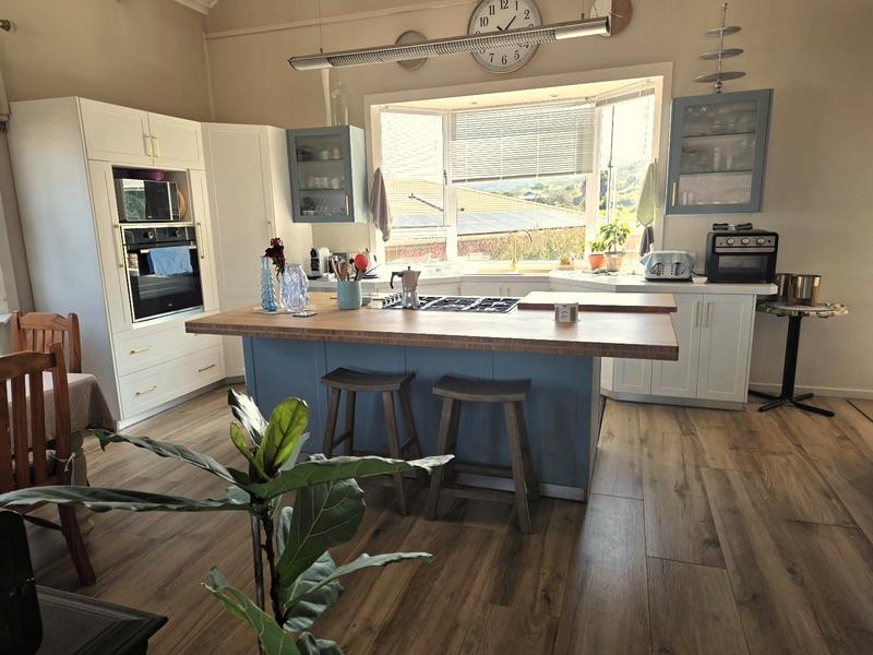 5 Bedroom Property for Sale in Outeniqua Strand Western Cape